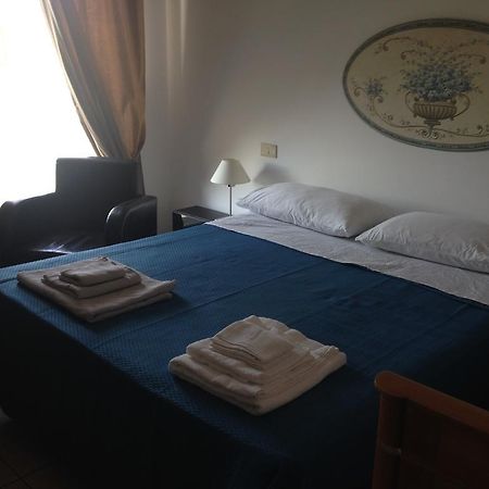 Residence Mareblu Barcellona-Pozzo di Gotto Bagian luar foto