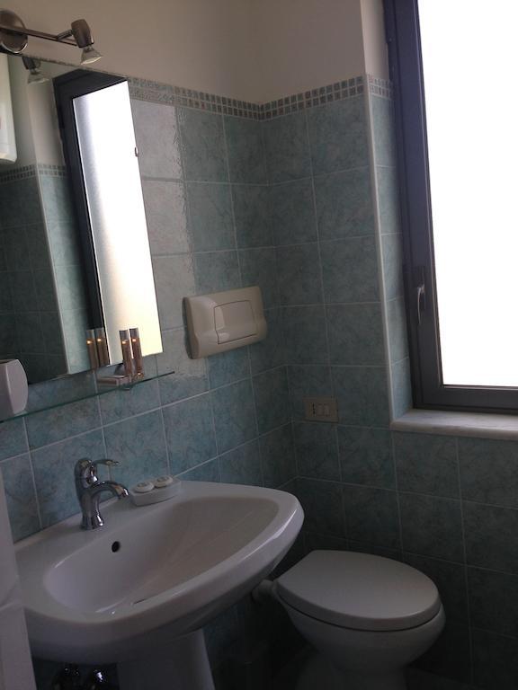 Residence Mareblu Barcellona-Pozzo di Gotto Bagian luar foto