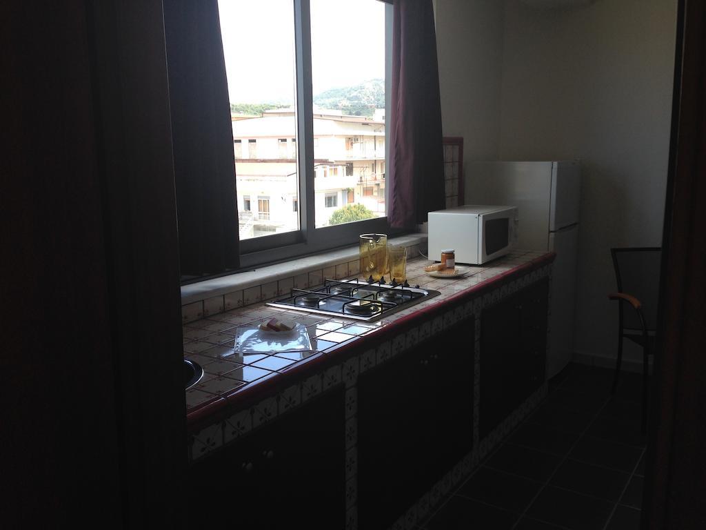 Residence Mareblu Barcellona-Pozzo di Gotto Bagian luar foto